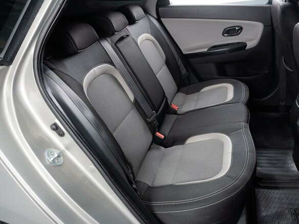 2017 Kia Ceed II Рестайлинг, серебристый, 1220000 рублей - вид 6