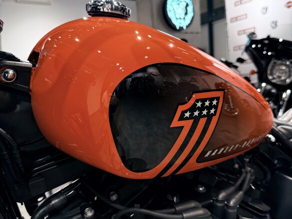2021 Harley-Davidson Street Bob, оранжевый, 1699000 рублей - вид 25