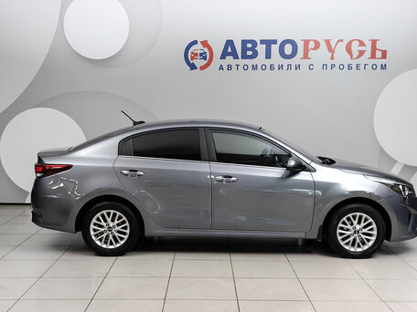 2020 Kia Rio IV Рестайлинг, серый, 1449000 рублей, вид 5