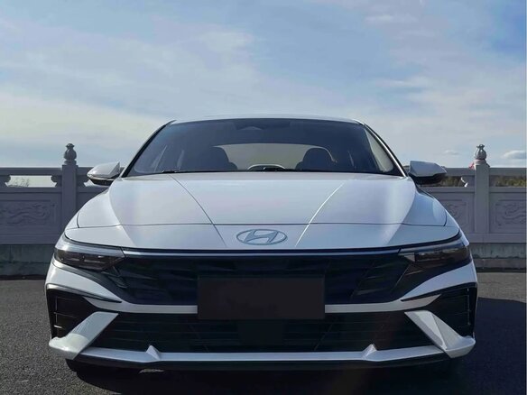2022 Hyundai Elantra VII (CN7), белый, 1630000 рублей - вид 2