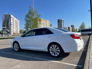 2012 Toyota Camry VII (XV50), белый, 1499999 рублей, вид 5
