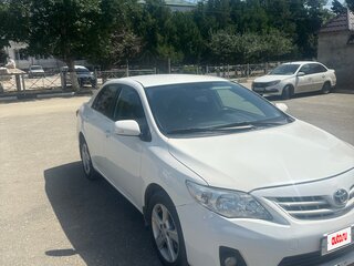 2011 Toyota Corolla X (E140, E150) Рестайлинг, белый, 895000 рублей, вид 3