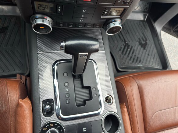 2008 Volkswagen Touareg I Рестайлинг, чёрный, 1030000 рублей - вид 12
