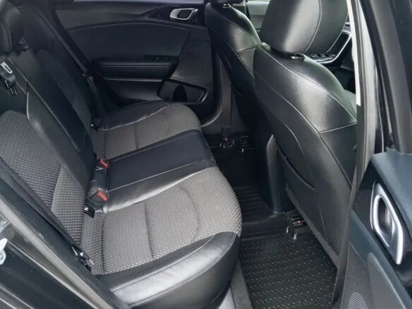 2018 Kia Ceed III, чёрный, 1450000 рублей - вид 15