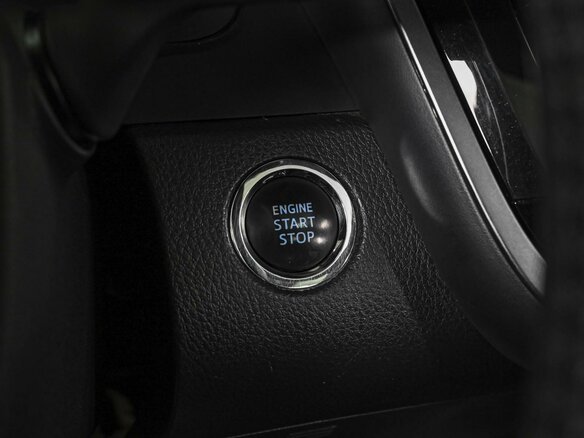 2022 Toyota Camry VIII (XV70) Рестайлинг, белый, 3075000 рублей - вид 21