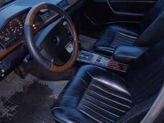 1987 Mercedes-Benz W124 300, коричневый, 750000 рублей, вид 5