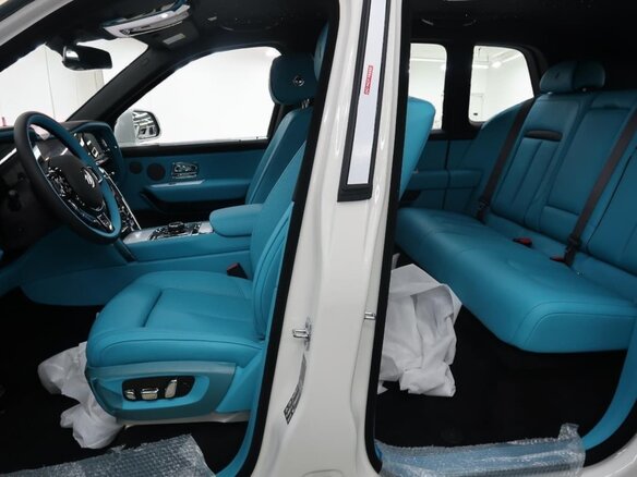 2025 Rolls-Royce Cullinan I Рестайлинг (Series II), чёрный, 66690000 рублей - вид 3