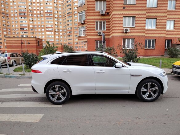 2016 Jaguar F-Pace I, белый, 1895000 рублей - вид 7