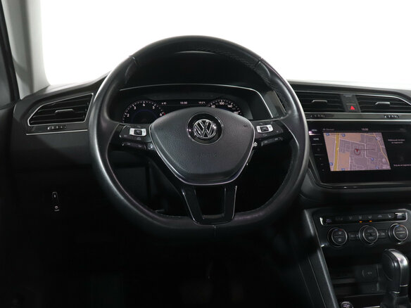 2018 Volkswagen Tiguan II, белый - вид 18