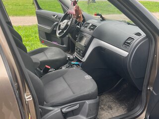 2011 Skoda Yeti I, коричневый, 500000 рублей, вид 4