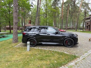2021 BMW X5 30d IV (G05/G18), чёрный, 6000000 рублей, вид 4