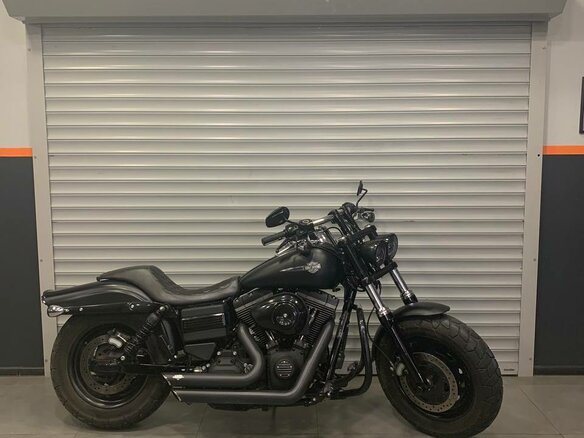 2012 Harley-Davidson Fat Bob, чёрный, 850000 рублей - вид 1