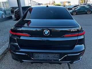 2025 BMW 7 серии 740d xDrive VII (G70), чёрный, 12082000 рублей, вид 5