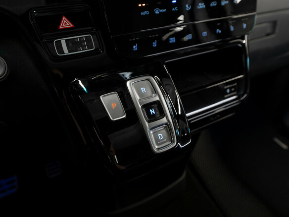 2026 Hyundai Staria I, чёрный, 9700000 рублей - вид 25