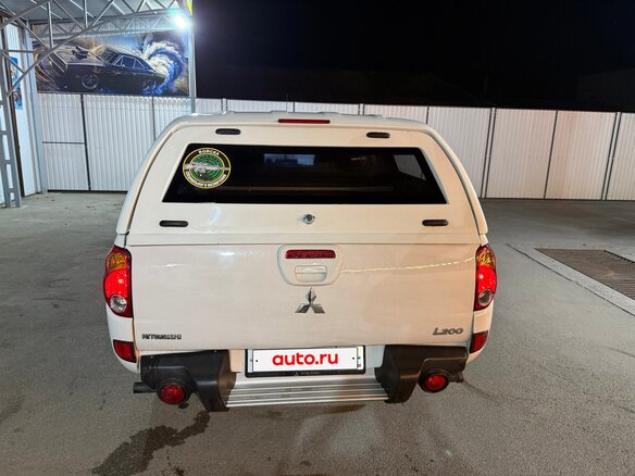 2011 Mitsubishi L200 IV, белый, 1180000 рублей - вид 2