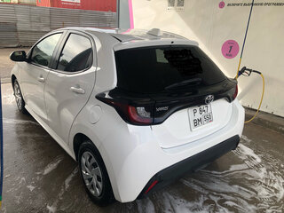 2021 Toyota Yaris IV, белый, 1050000 рублей, вид 5