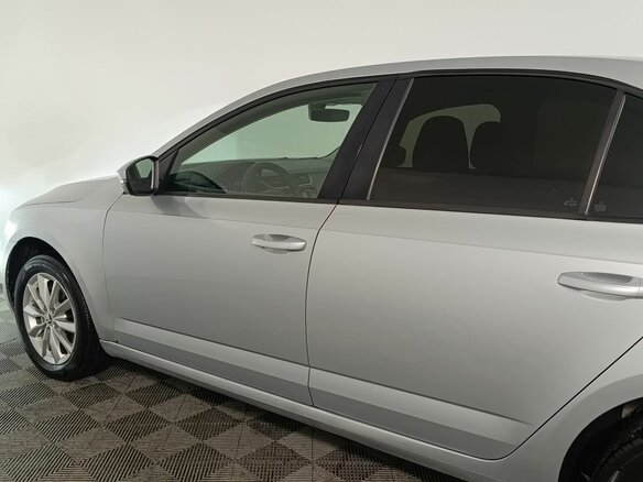 2017 Skoda Octavia III (A7), серебристый, 1240000 рублей - вид 18