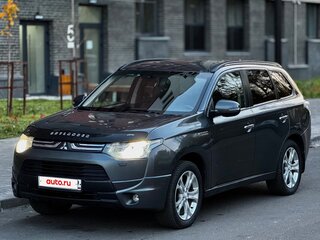 2013 Mitsubishi Outlander III, серый, 1400000 рублей, вид 1