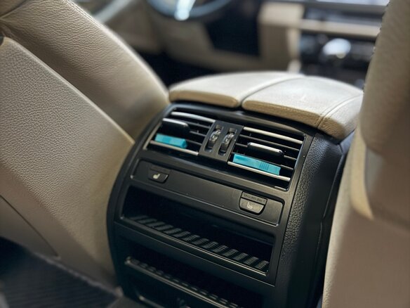 2010 BMW 5 серии 525d VI (F10/F11/F07), чёрный, 1800000 рублей - вид 17