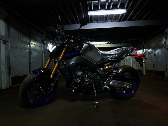 2023 Yamaha MT-09 (FZ-09), серебристый, 1380000 рублей