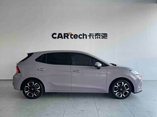 2025 MG 4 EV 53.95 kWh II, серебристый, 1790000 рублей, вид 4