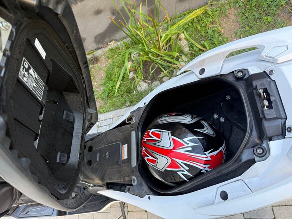 2018 Suzuki Burgman (SkyWave) 400, белый, 385000 рублей - вид 11