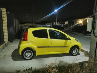 2009 Peugeot 107 I, жёлтый, 340000 рублей, вид 3