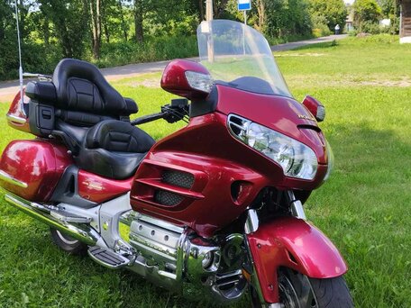 2002 Honda GL 1800 Gold Wing, красный, 832068 рублей, вид 1