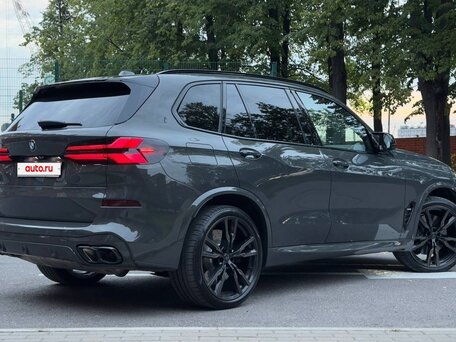 2025 BMW X5 M60i IV (G05/G18) Рестайлинг, серый, 13300000 рублей, вид 4