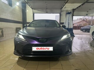 2021 Toyota Camry VIII (XV70) Рестайлинг, фиолетовый, 2890000 рублей, вид 2