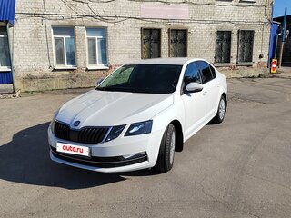 2017 Skoda Octavia III (A7) Рестайлинг, белый, 1800000 рублей, вид 1