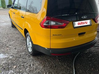 2015 Ford Galaxy II Рестайлинг, жёлтый, 900000 рублей, вид 1