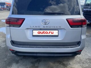 2022 Toyota Land Cruiser 300 Series, серебристый, 9850000 рублей, вид 2