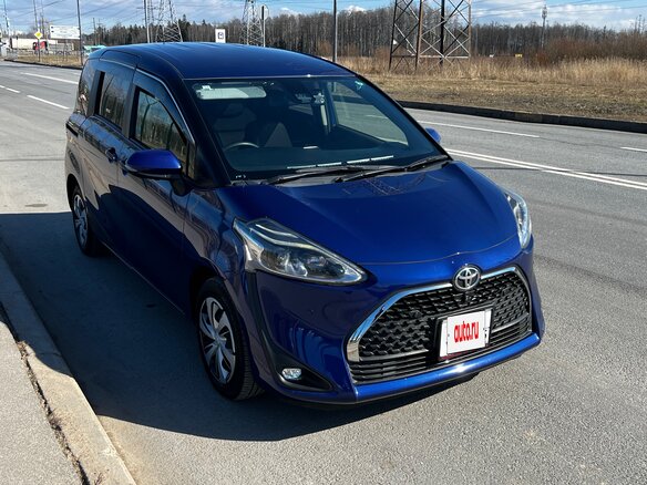 2020 Toyota Sienta II Рестайлинг, синий, 1450000 рублей