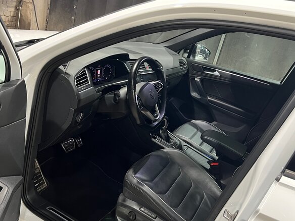 2021 Volkswagen Tiguan II Рестайлинг, белый, 3989000 рублей - вид 5