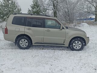 2004 Mitsubishi Pajero III Рестайлинг, бежевый, 1000000 рублей, вид 3