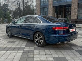 2021 Volkswagen Passat (North America and China) II (NA Market), синий, 2350000 рублей, вид 2