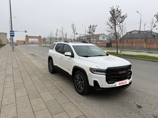 2020 GMC Acadia II Рестайлинг, белый, 3150000 рублей, вид 2
