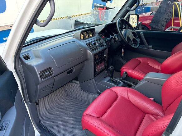 1997 Mitsubishi Pajero II Рестайлинг, белый, 2700000 рублей - вид 5