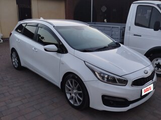 2017 Kia Ceed II Рестайлинг, белый, 820000 рублей, вид 3