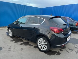2015 Opel Astra J Рестайлинг, чёрный, 950000 рублей, вид 4