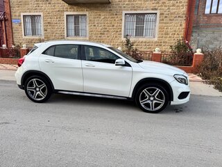 2016 Mercedes-Benz GLA 200 I (X156), белый, 2200000 рублей, вид 3