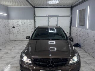 2012 Mercedes-Benz C-Класс 180 III (W204) Рестайлинг, коричневый, 1500000 рублей, вид 1