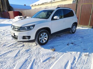 2011 Volkswagen Tiguan I Рестайлинг, белый, 1030000 рублей, вид 1