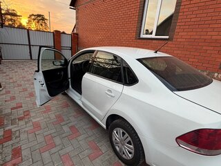 2013 Volkswagen Polo V, белый, 520000 рублей, вид 4