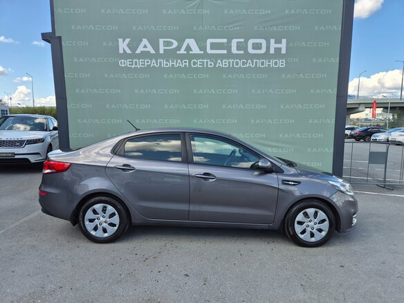 2016 Kia Rio III Рестайлинг, серый - вид 3