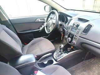 2010 Kia Cerato 6-speed II, чёрный, 580000 рублей, вид 3