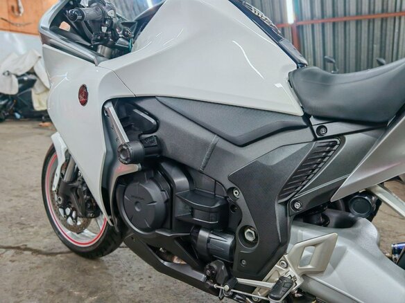 2012 Honda VFR 1200, белый, 860000 рублей - вид 28