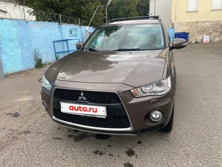 2011 Mitsubishi Outlander II Рестайлинг, коричневый, 1200000 рублей, вид 3