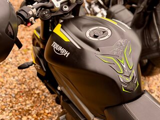 2020 Triumph Street Triple, чёрный, 900000 рублей, вид 5